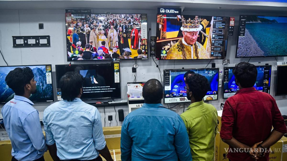 Así inicia el reinado del Carlos III tras una larga espera para ser el monarca británico (fotos)