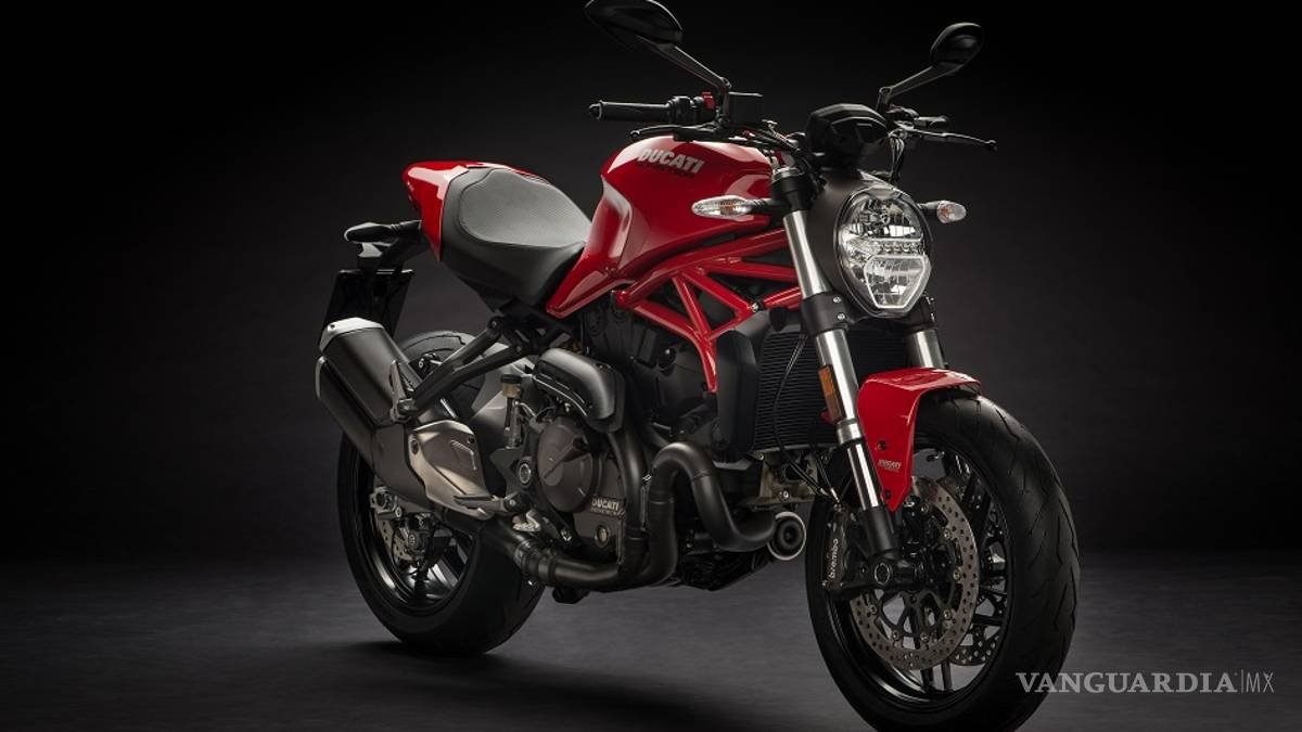 Ducati Monster 821, motocicleta en equilibrio justo