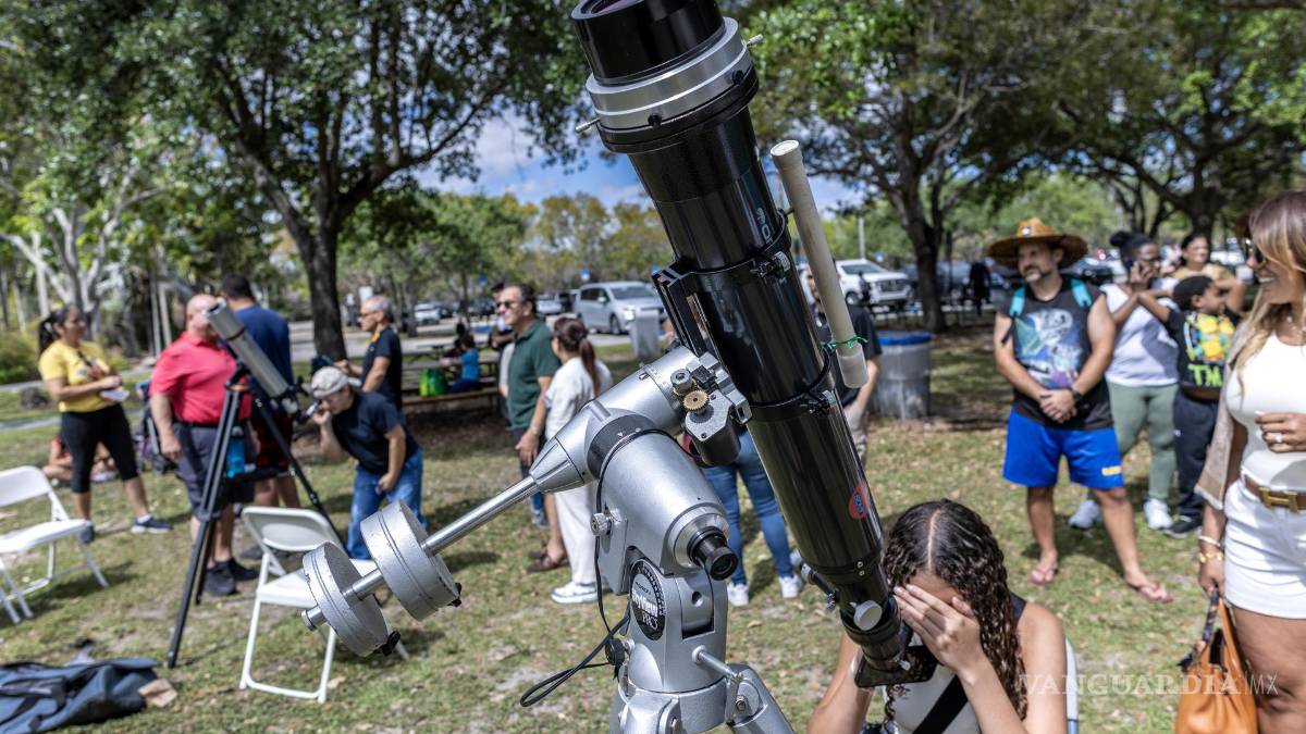 Así cautiva, maravilla y asombra el eclipse solar desde Mazatlán hasta la isla de Terranova (fotos)
