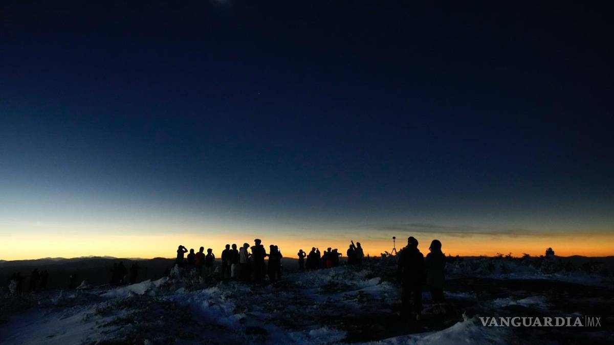 Así cautiva, maravilla y asombra el eclipse solar desde Mazatlán hasta la isla de Terranova (fotos)