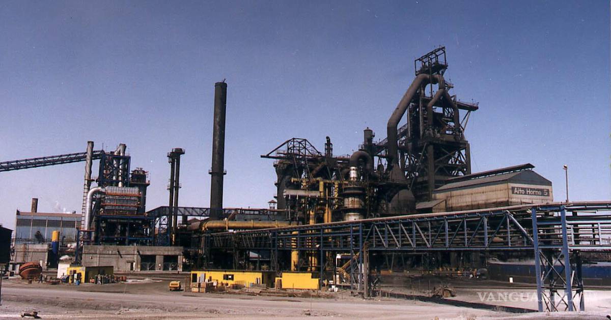 Exobreros de AHMSA advierten: impedirán salida de equipos tecnológicos de la siderúrgica