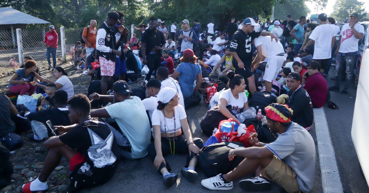 Avanza caravana migrantes por el sur de México; se dirigen a CDMX