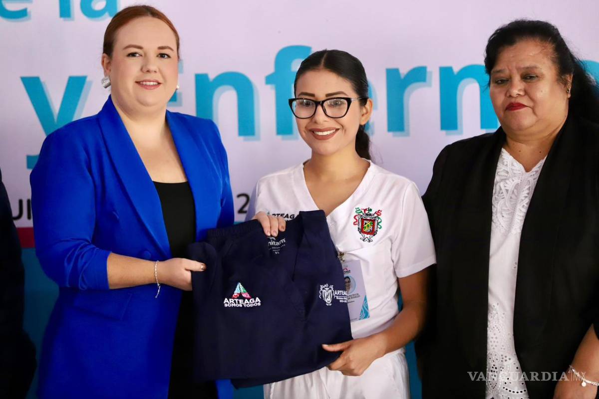 $!Autoridades municipales convivieron con enfermeras y enfermeros del municipio durante el evento.