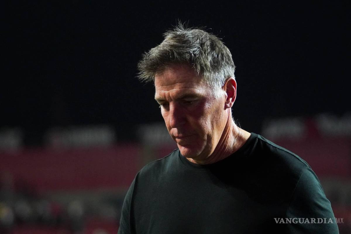 Eduardo Berizzo renuncia al León: crisis de resultados deja sin técnico a James Rodríguez