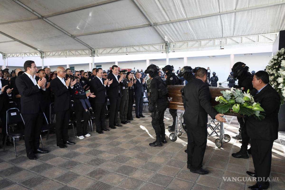 $!El gobernador reiteró su respaldo absoluto a los elementos de seguridad y sus familias, asegurando que nunca estarán solos.