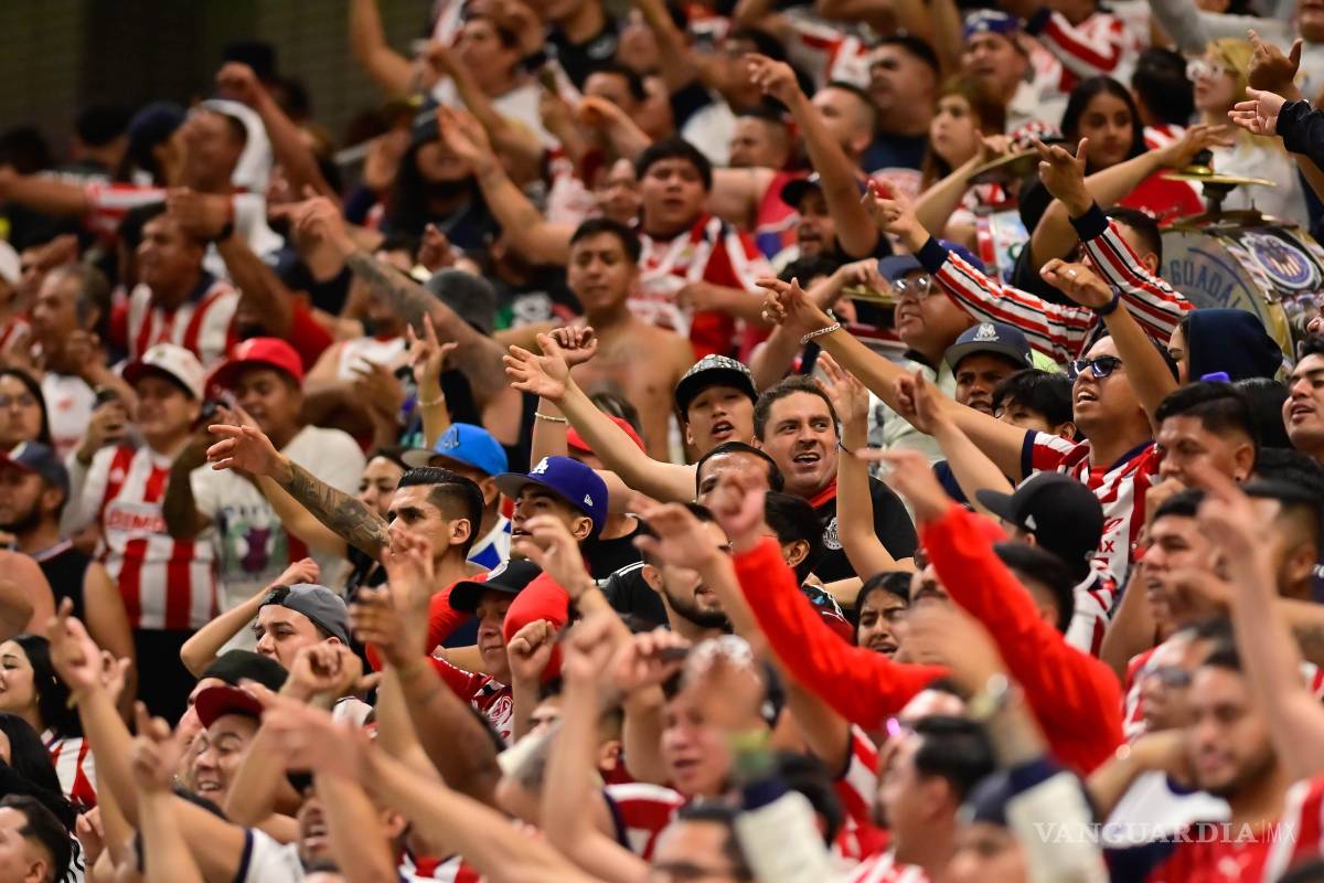 Violencia en el Estadio Akron: acusan a seguidores de Chivas de enviar al hospital a aficionado de Cruz Azul