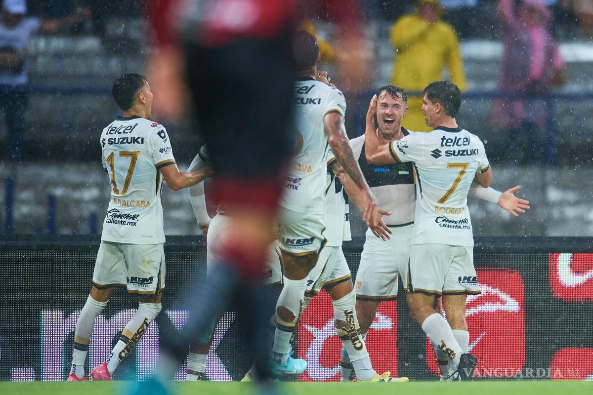 Pumas vence a Atlas con agónica anotación de Ramsey en debut goleador de la Liga MX