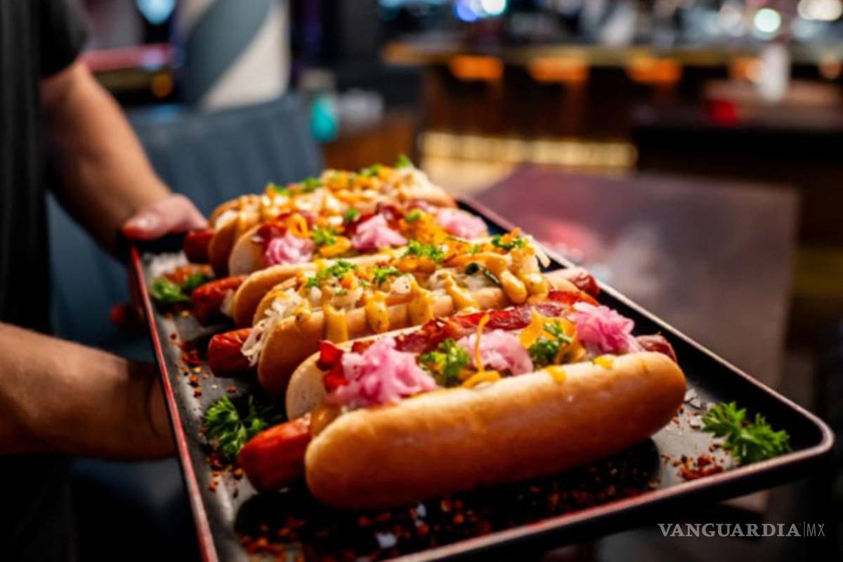 ¿Por qué comer un hot dog te puede quitar tiempo de vida?... esto dice las ciencia