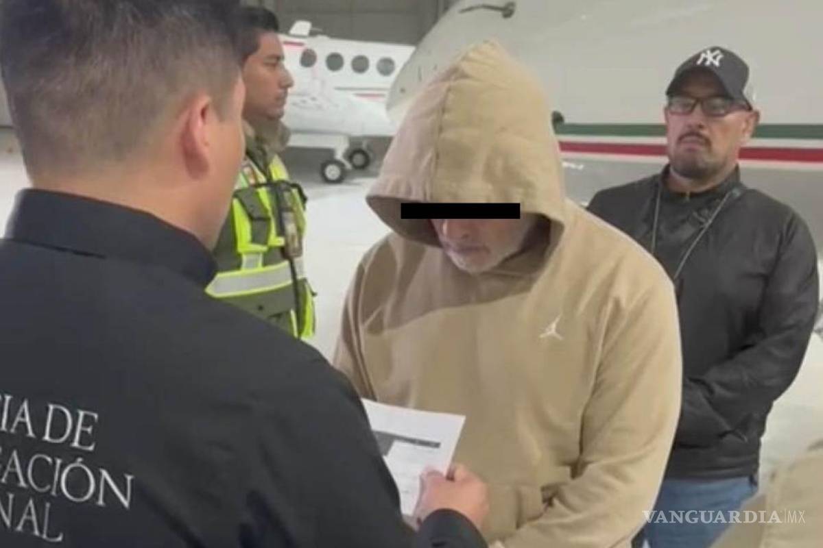 Llega Hernán Bermúdez al aeropuerto de Toluca; será trasladado al Altiplano