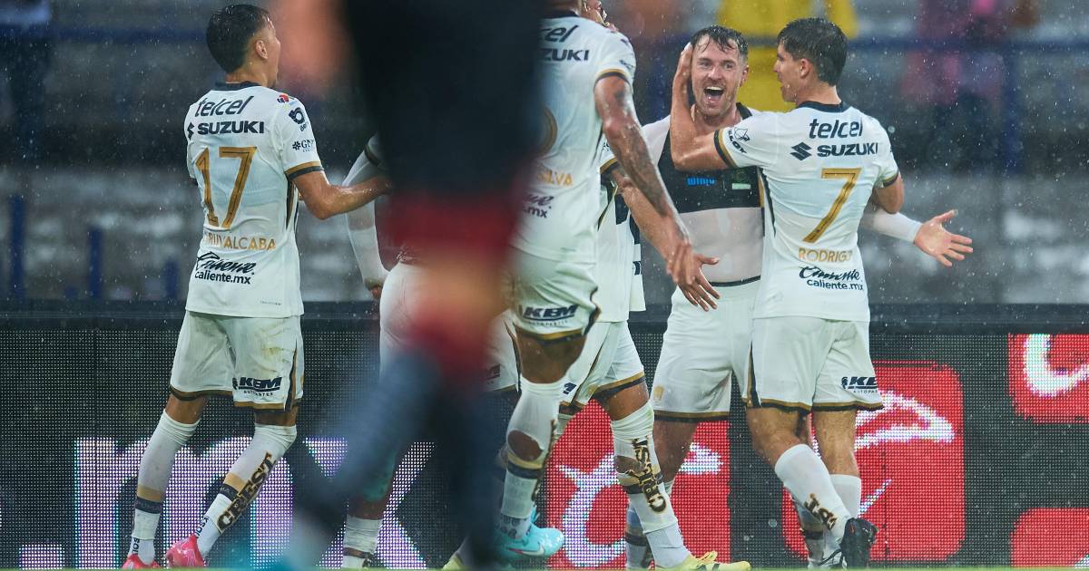 Pumas vence a Atlas con agónica anotación de Ramsey en debut goleador de la Liga MX