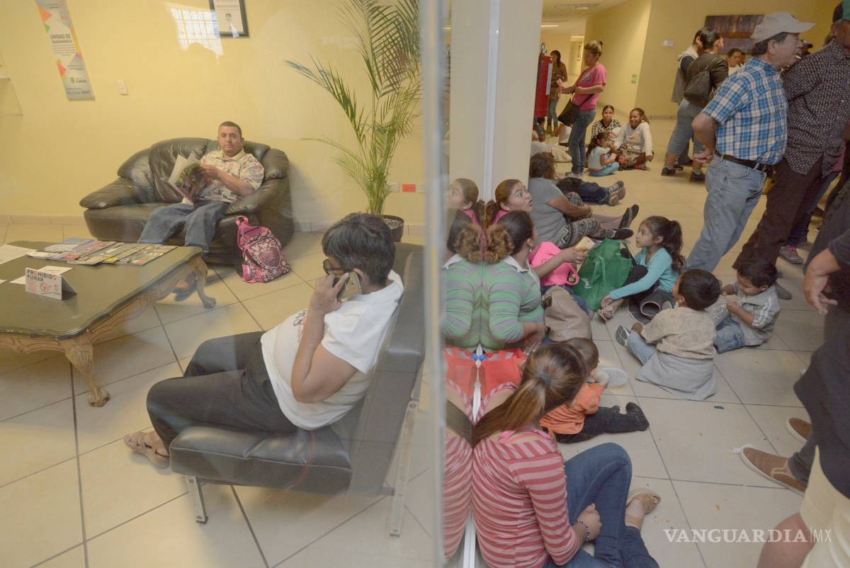 $!Amenaza Antorcha Campesina con plantón afuera del Palacio de Gobierno de Coahuila