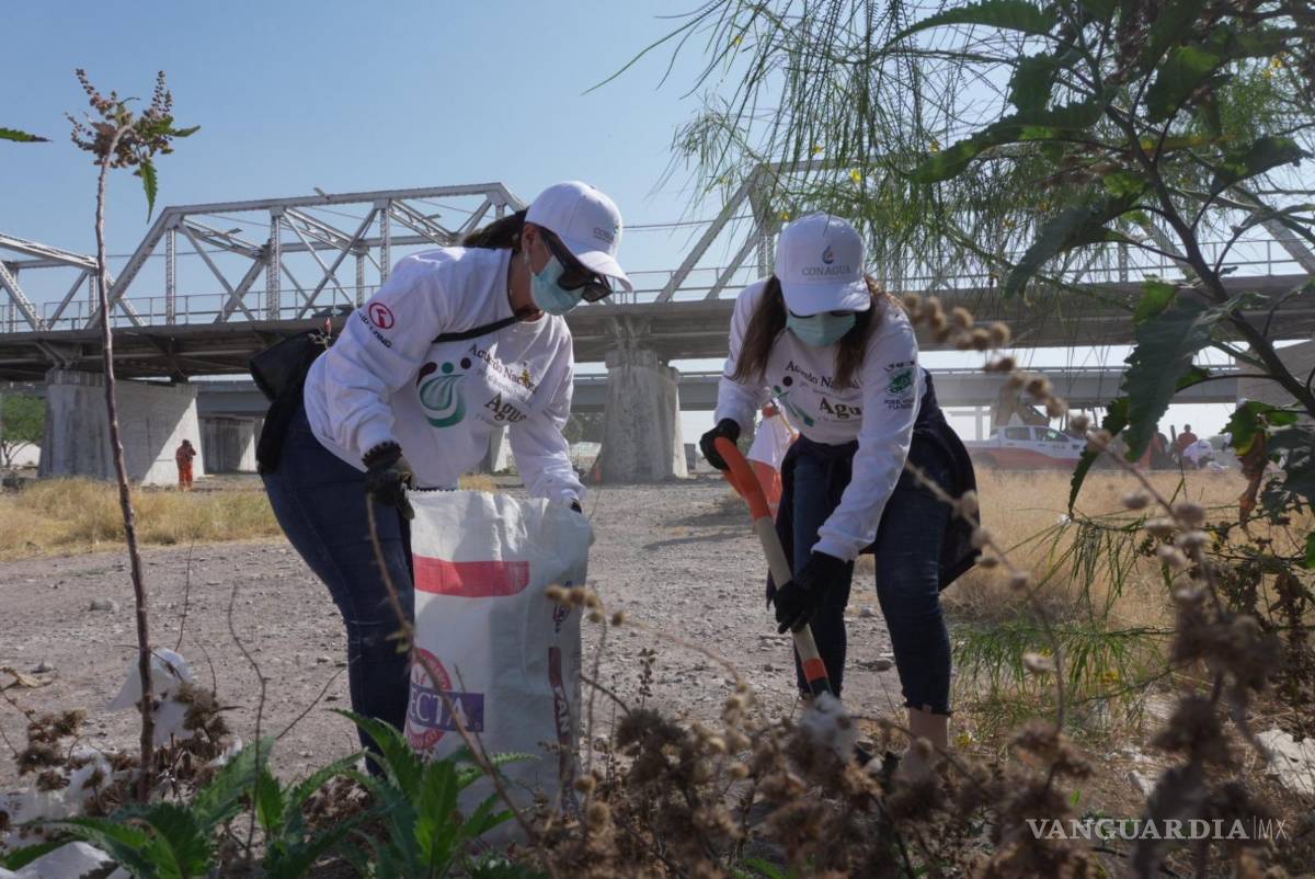 $!Blanca Álvarez, directora de la Unidad de Prevención Social de la Violencia, destacó la importancia de la limpieza no solo como embellecimiento, sino también para proteger el ecosistema local.