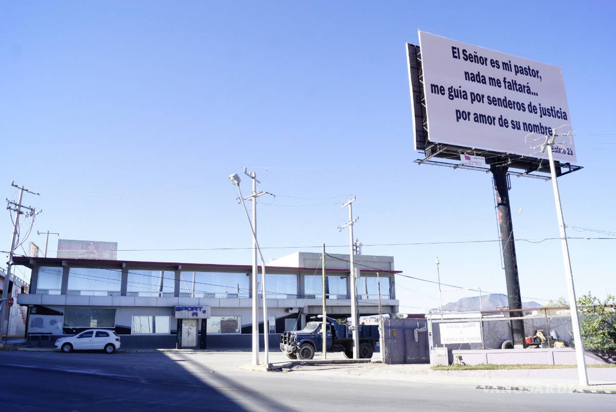 $!Colocan mensaje bíblico en espectacular propiedad de Humberto Moreira