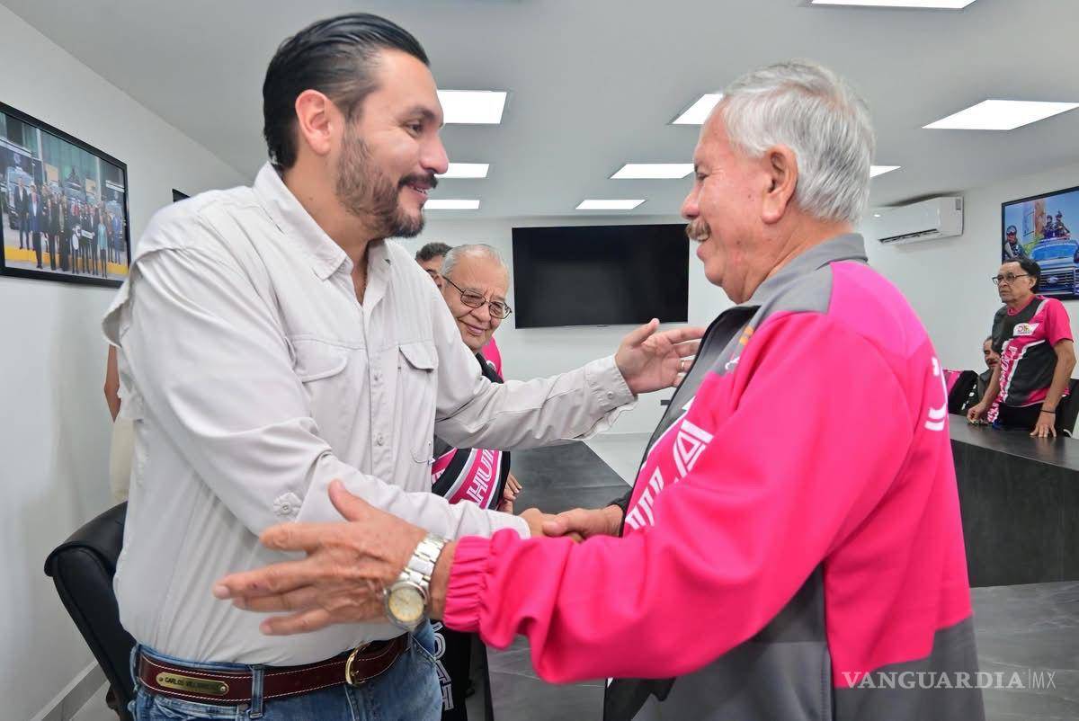 $!El equipo de Cachibol Varonil de Monclova obtuvo la medalla de oro durante la competencia nacional.