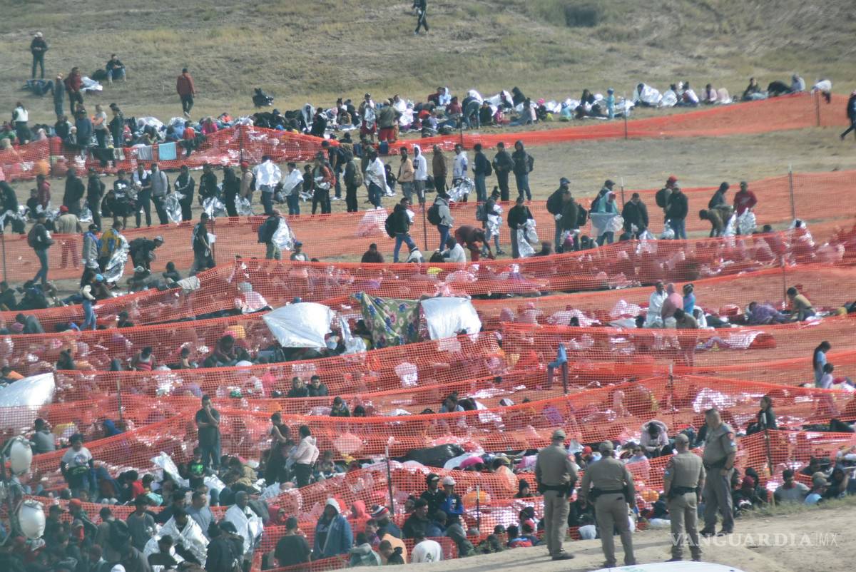 $!Los migrantes están a la espera de poder cruzar a Estados Unidos, en medio de reglas más estrictas.