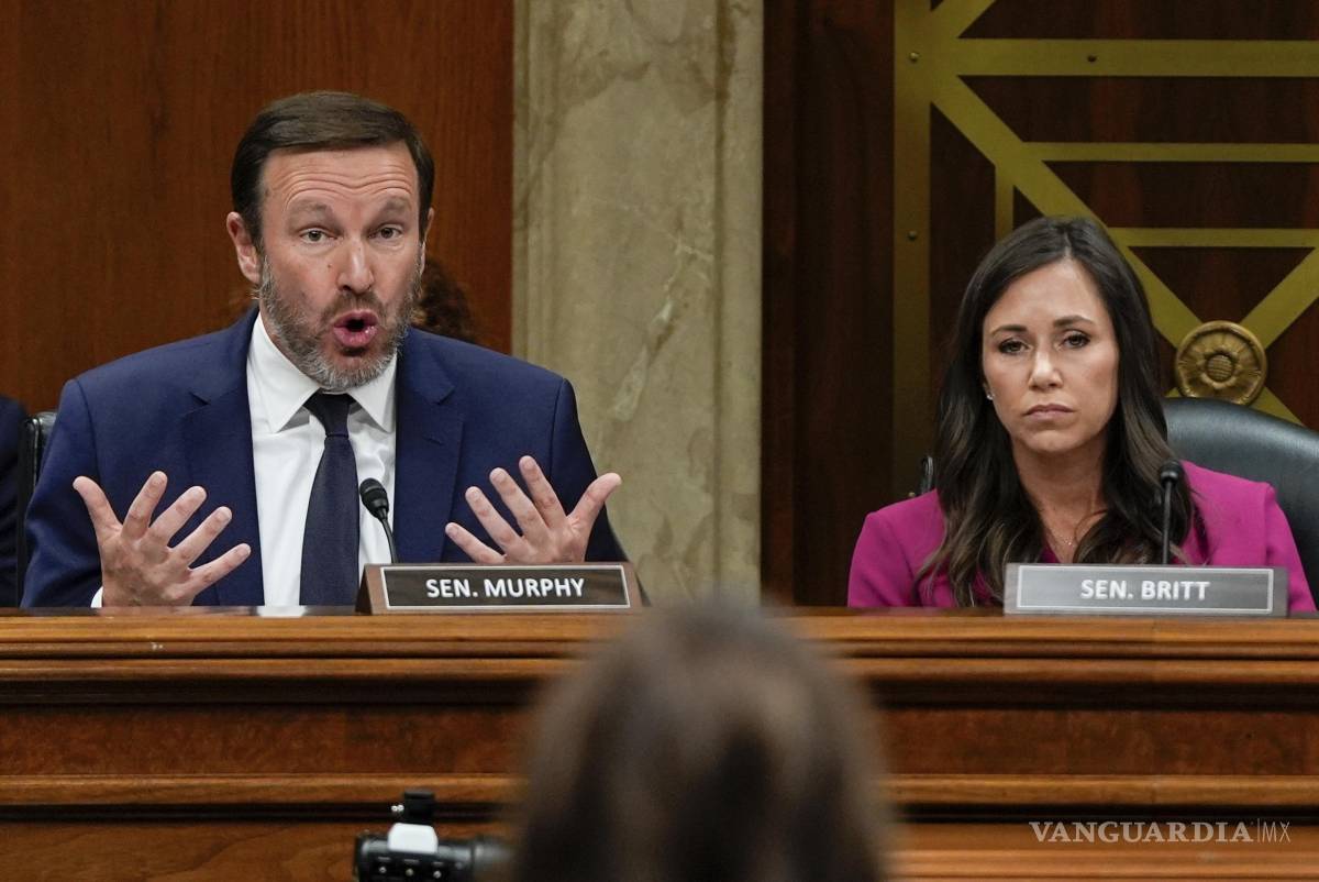 $!“Su agencia actúa como si las leyes no importaran, como si las elecciones les dieran el mandato de violar la Constitución” dijó Chris Murphy.