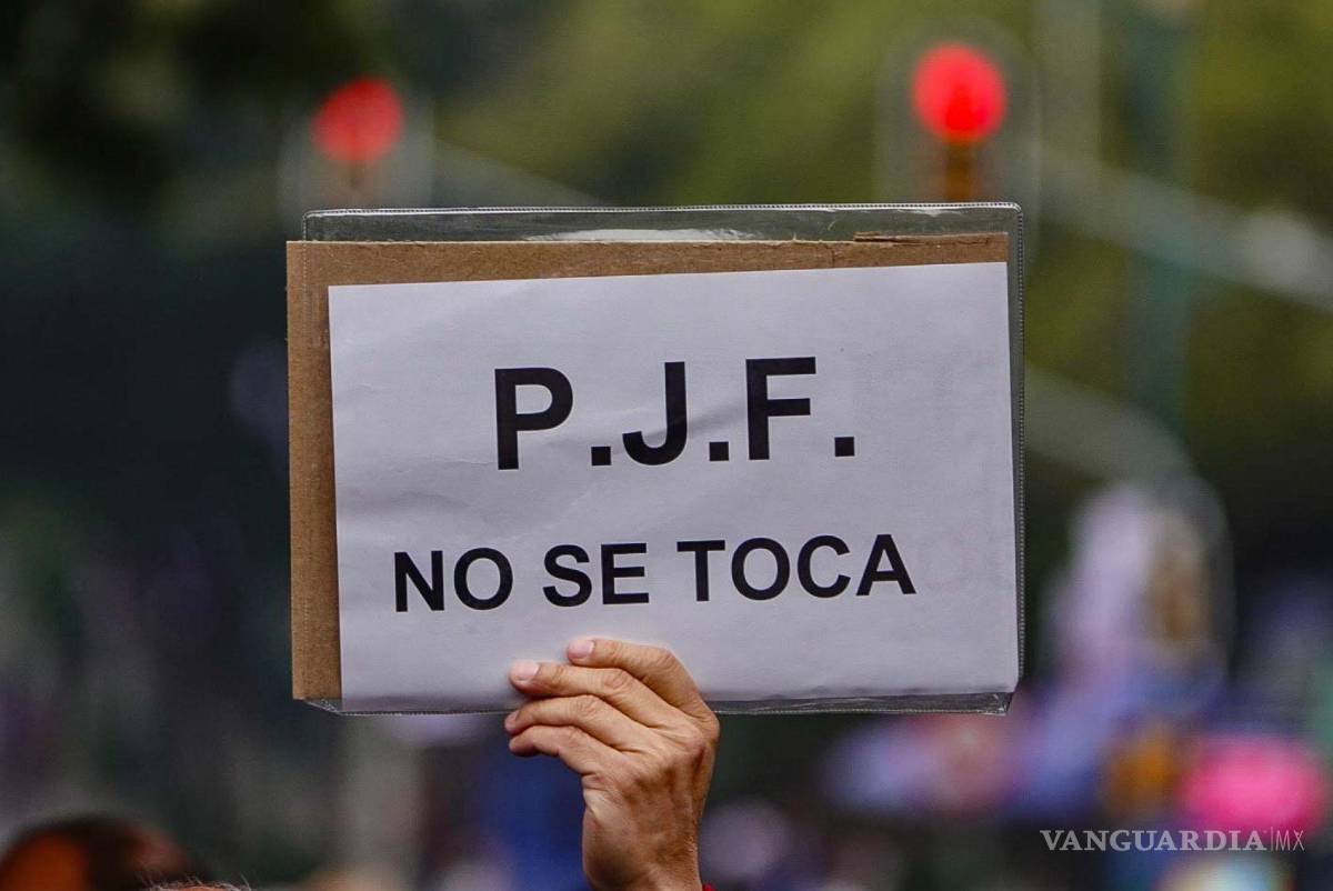 $!Integrantes del Sindicato de Trabajadores del PJF se manifestaron en diversos puntos de CDMX para exigir al Poder Legislativo se respeten sus derechos.