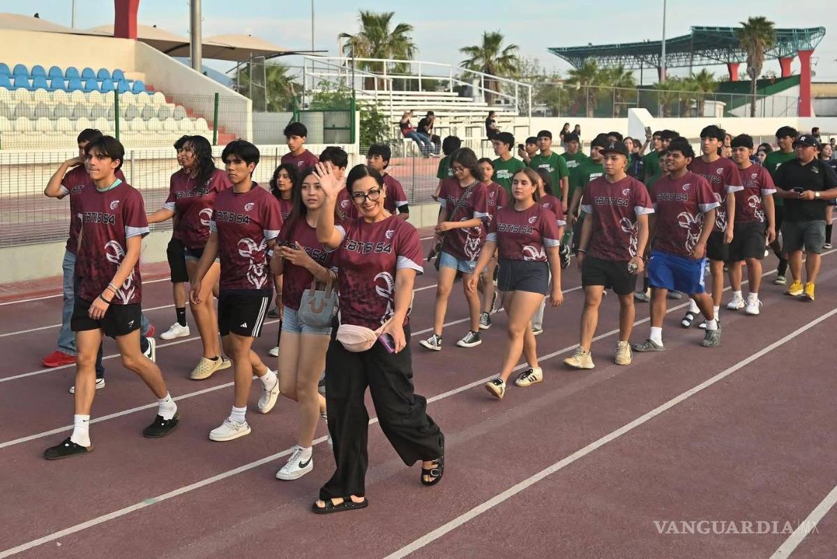 $!Delegaciones de distintas regiones de Coahuila participan en una jornada que fomenta la sana competencia y la convivencia juvenil.