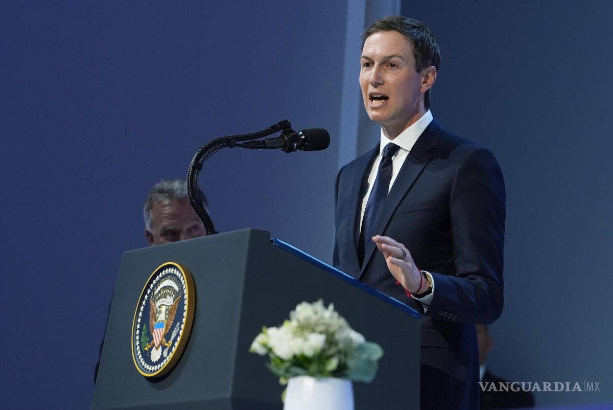 $!Jared Kushner habla tras la firma de la carta de la Junta de Paz en la reunión anual del Foro Económico Mundial en Davos, Suiza, el jueves 22 de enero de 2026.