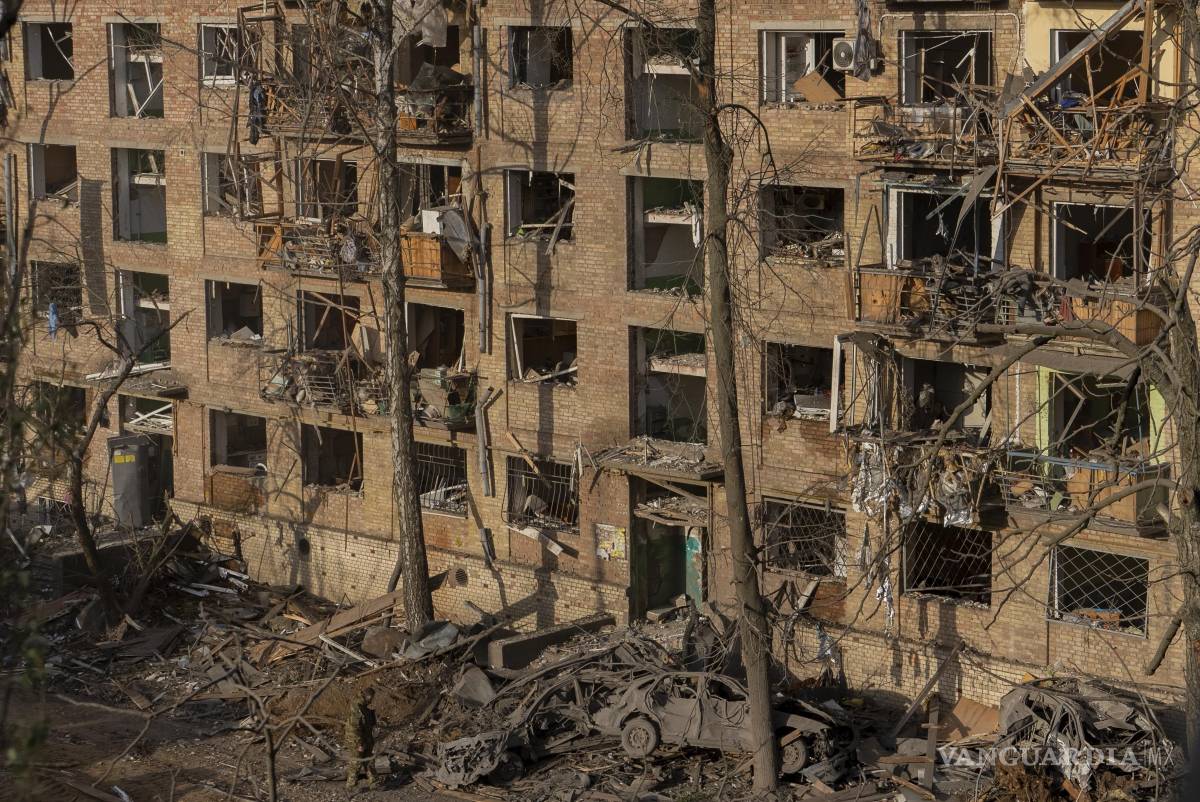 $!Rusia atacó Kiev con un bombardeo de misiles y drones. Al menos 12 personas murieron y 90 resultaron heridas en el asalto más mortífero a la ciudad.