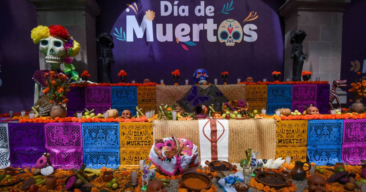 ¿Cuándo se levanta la ofrenda de Día de Muertos y qué se hace con los alimentos después? Tradición, respeto y significado