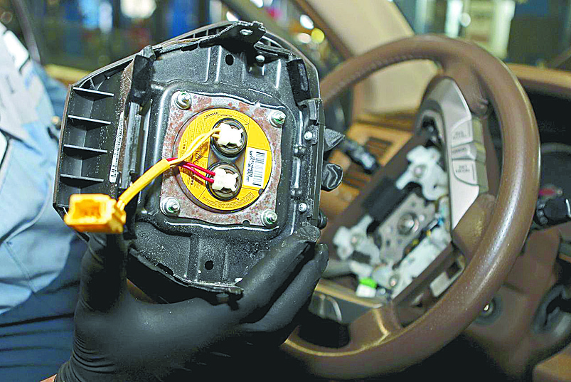 Rompe Ford con ‘airbags’ de Takata