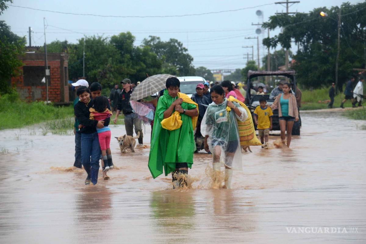 Dos muertos y 400 damnificados a causa de lluvias en pueblo boliviano