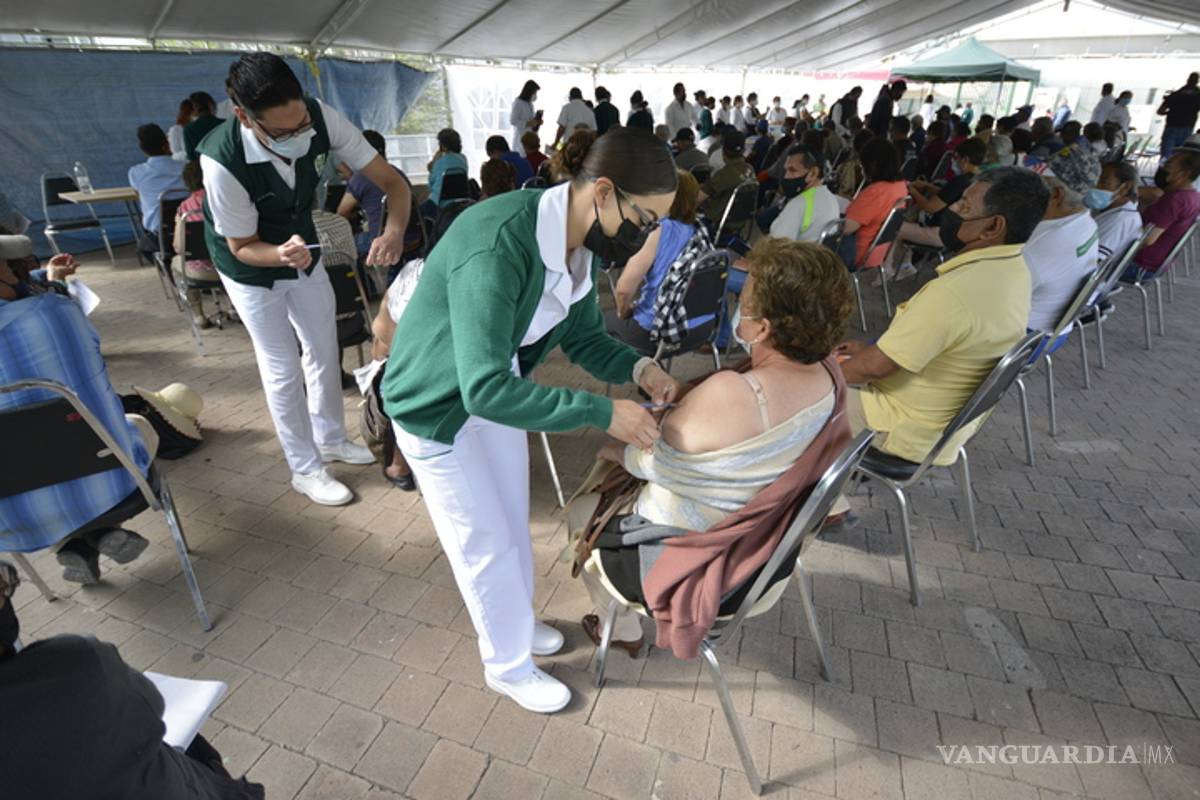 Abarrotan módulos el último día de la jornada de vacunación de 40 a 49 años