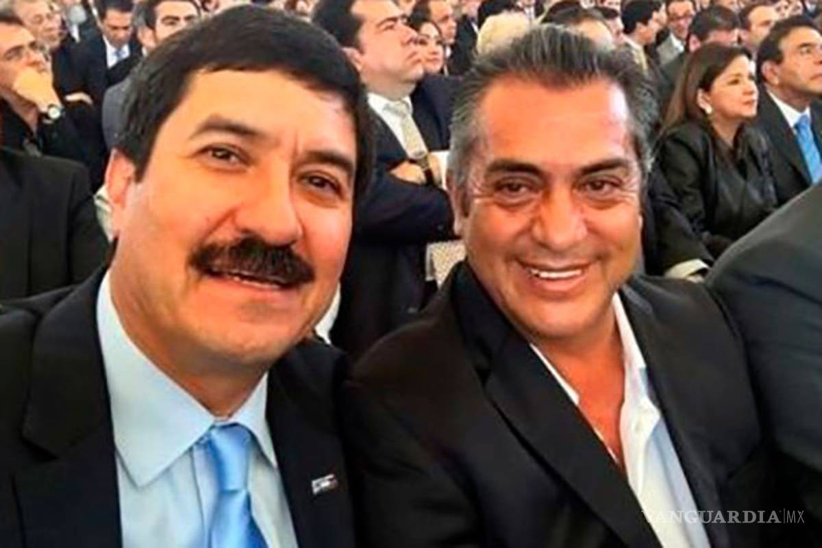 Corral y 'El Bronco' podrían comprar gasolina a EU para minimizar el 'gasolinazo' en sus estados