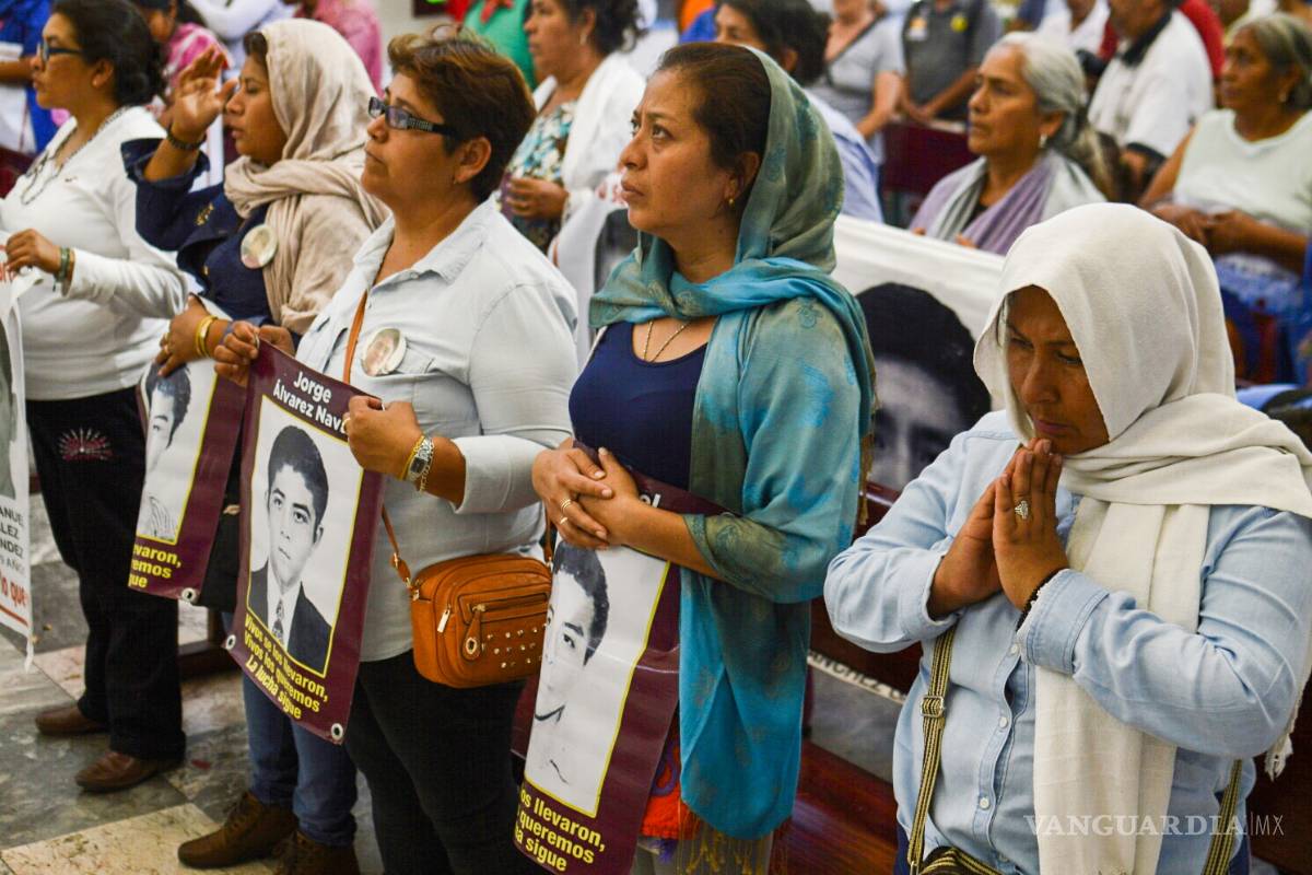 Resultados demuestran que los normalistas siguen vivos: Padres de los 43