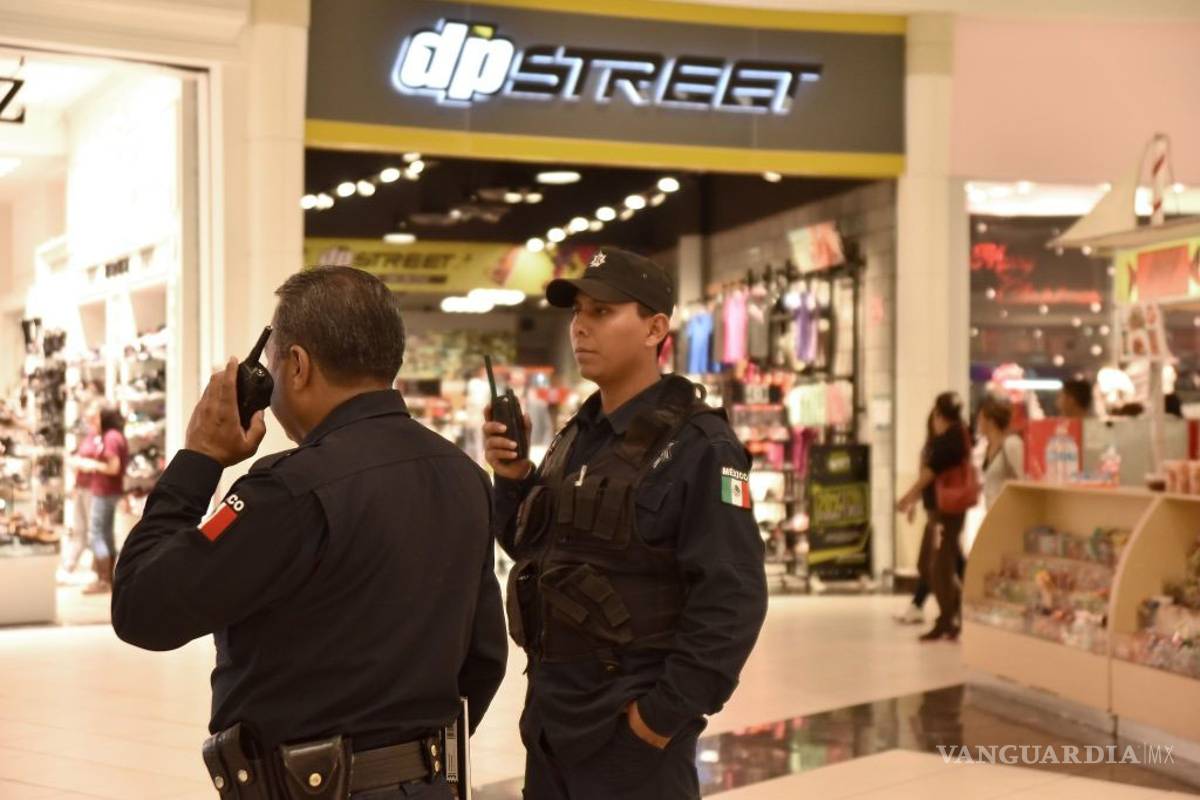 Toma ropa, echa a correr y lo atrapan