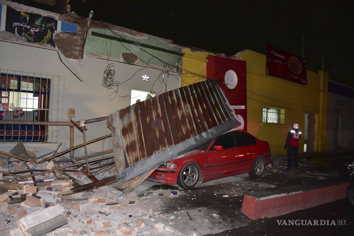 Un muerto y daños por sismo de 6.9 en frontera de Guatemala y México