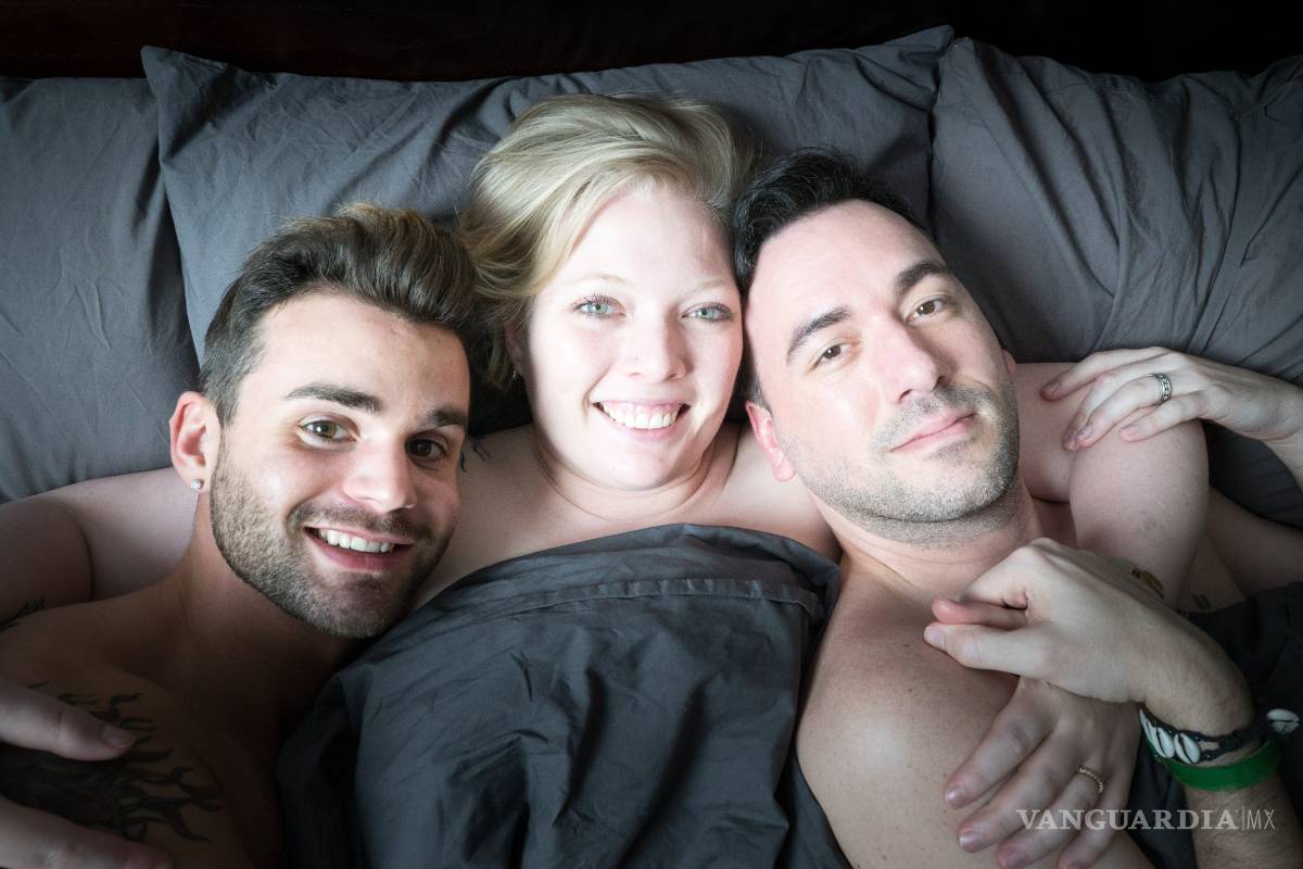 'Yo comparto a mi novio con su marido': Cait Earnest