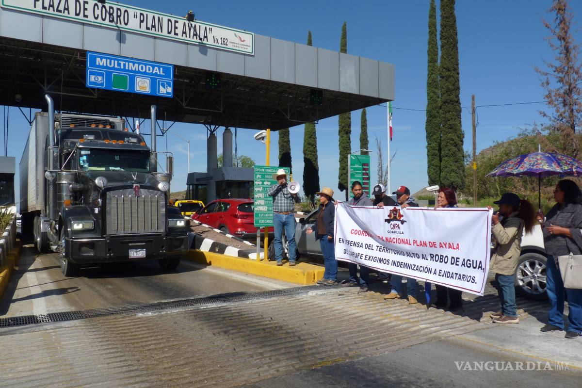 ‘Les levantamos las plumas, así como nos roban el agua’