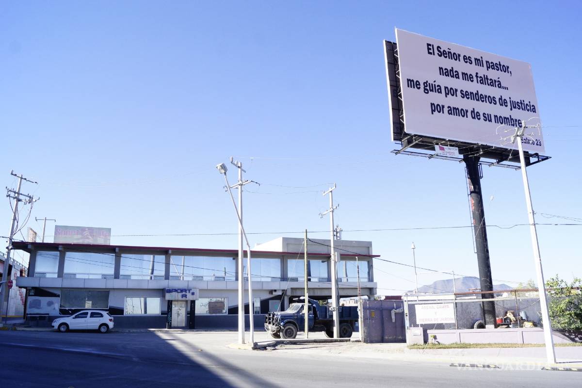 $!Colocan mensaje bíblico en espectacular propiedad de Humberto Moreira