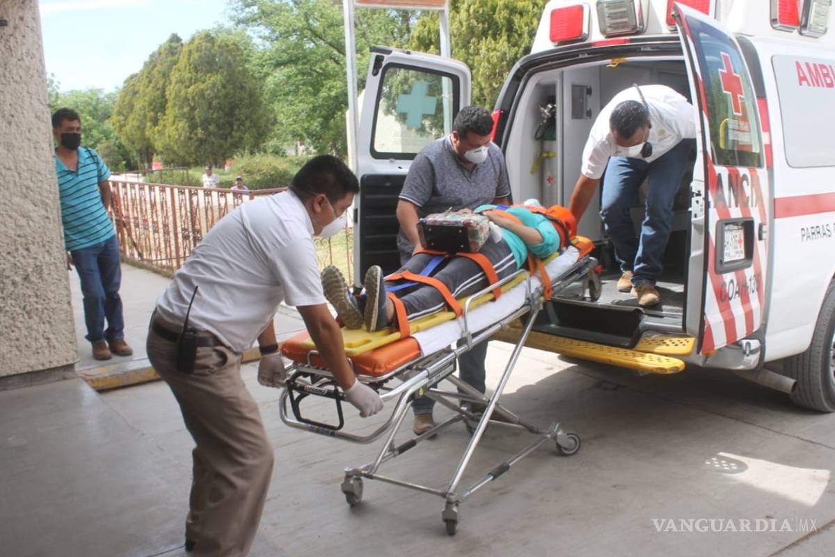 Saca tráiler del camino a camioneta; hay 4 heridos