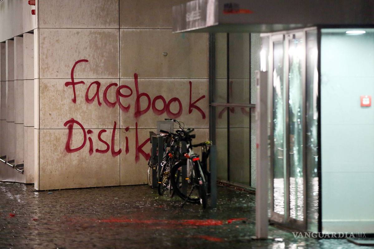 Vandalizan sede de Facebook en Alemania