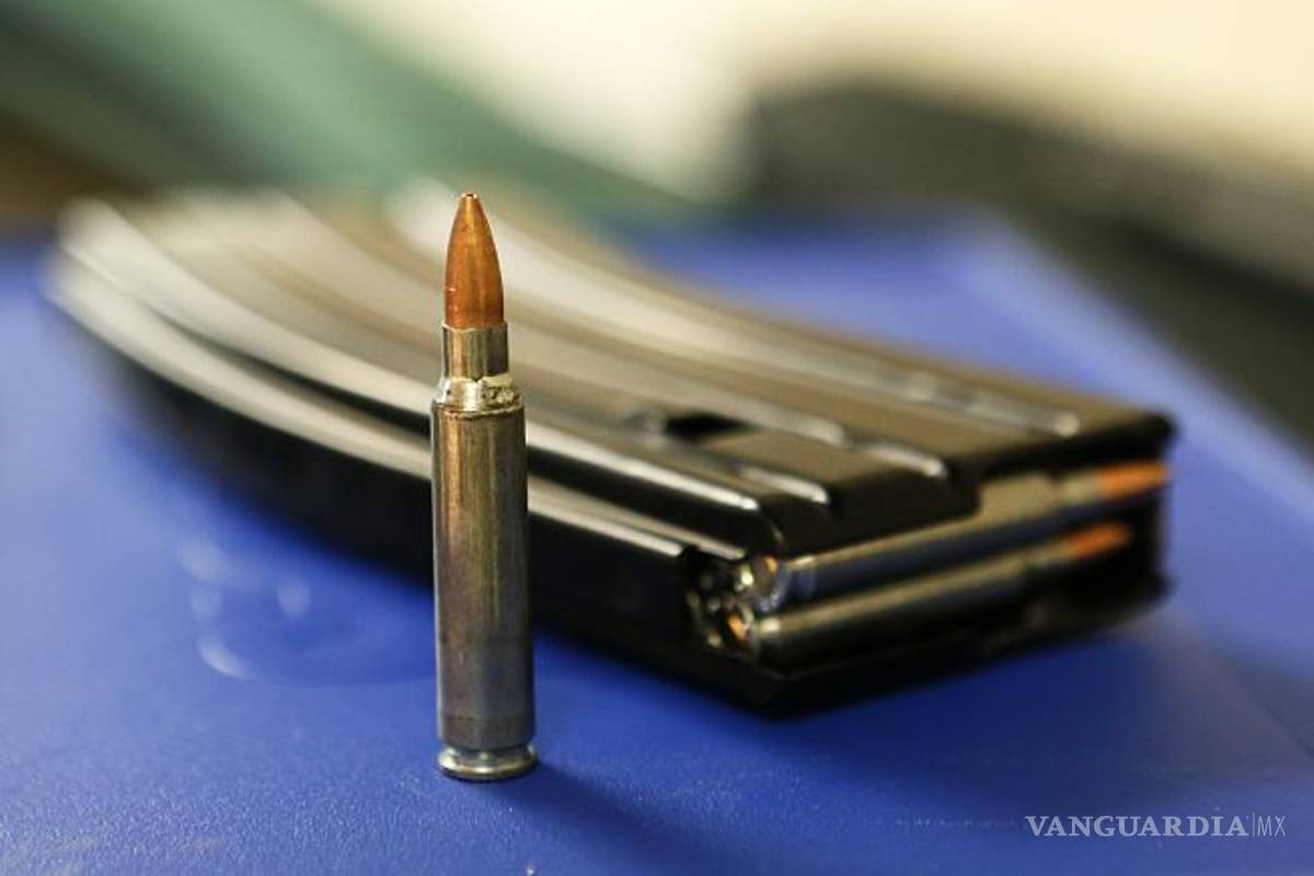 Detienen a joven de 18 años con armas de asalto en Michoacán