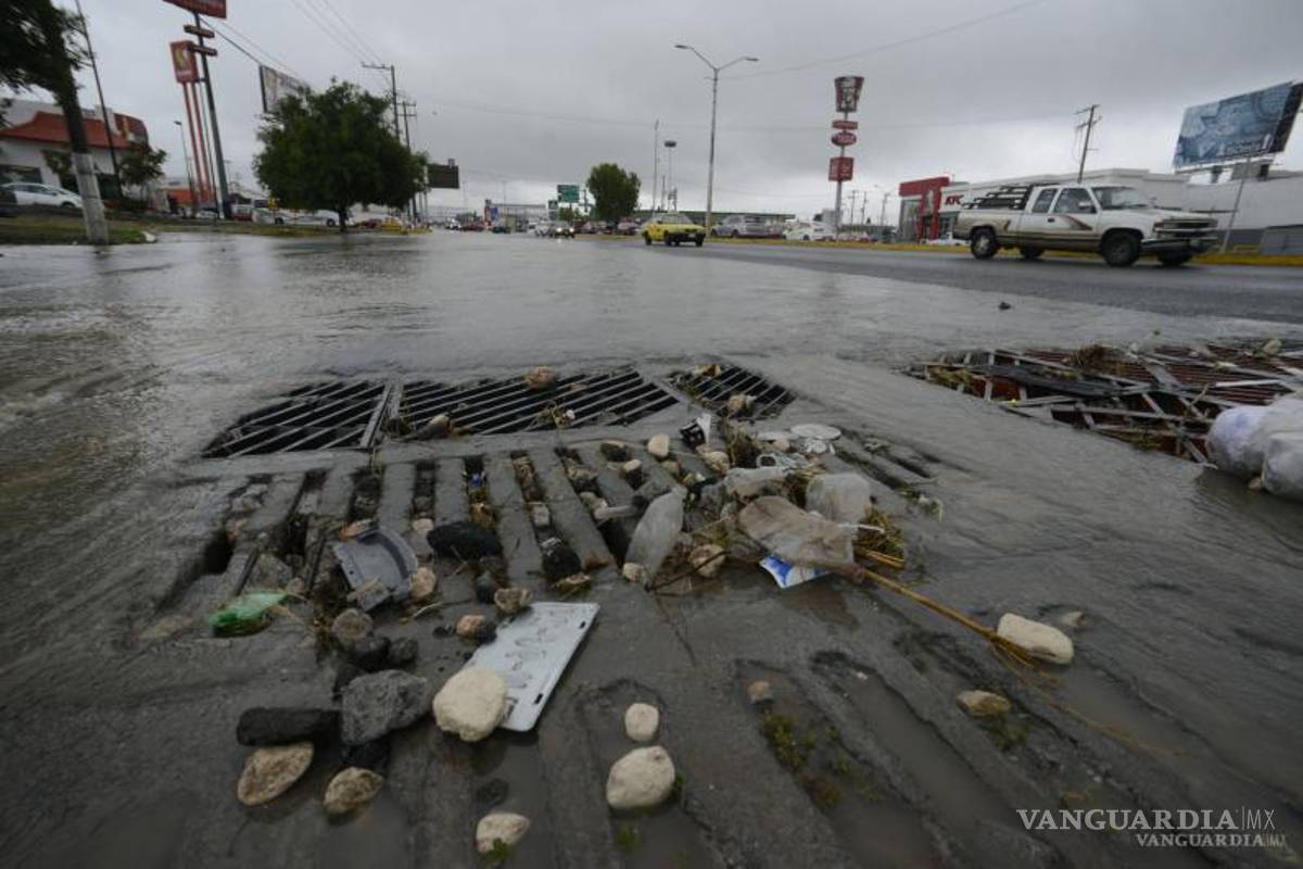 Despiertan lluvias olores fétidos en el centro y otras zonas de Saltillo