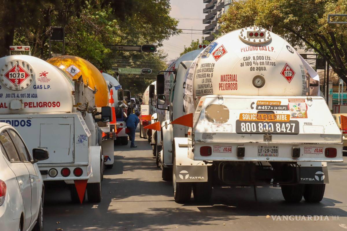 Aseguran 6 pipas de gas LP y varios vehículos particulares en Hidalgo