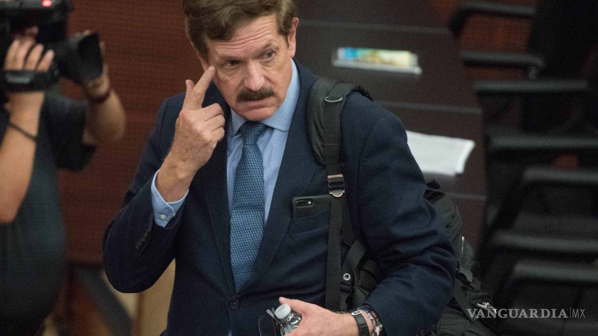 "Es una cortina de humo", responde Romero Hicks por acusación de uso de bots