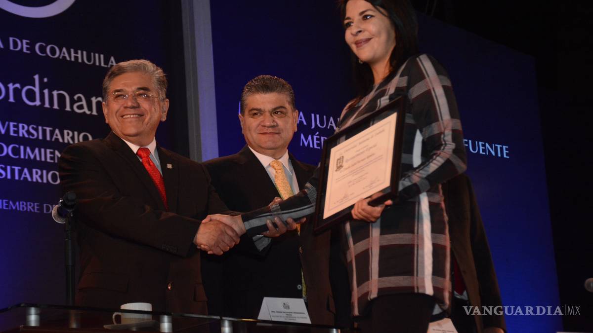 Reconoce UAdeC a docentes, investigadores y alumnos