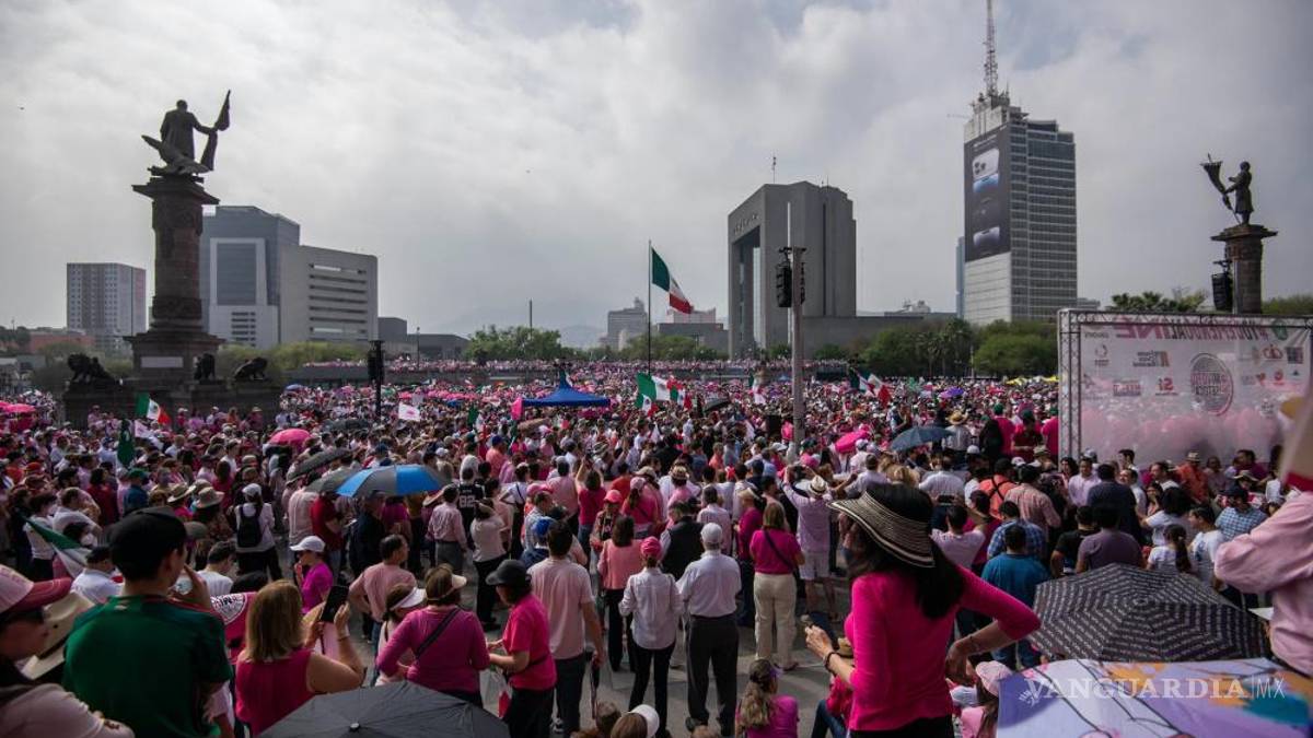 Así toman las calles y plazas miles de mexicanos para defender al INE (Fotos)