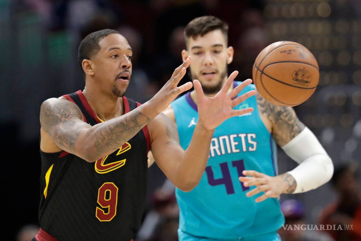 $!Los Hornets se aferran a la clasificación tras vencer a los Cavs