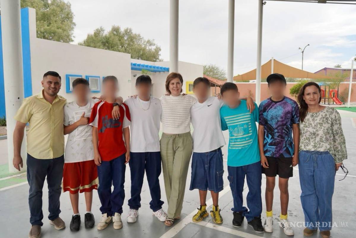 $!Durante la visita, la presidenta honoraria del DIF Torreón convivió con los menores para conocer de primera mano sus necesidades e inquietudes.