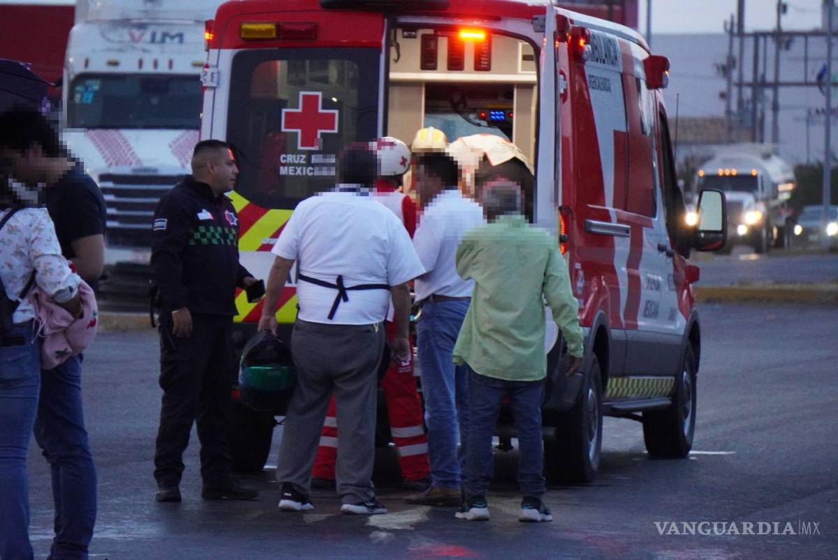 $!El motociclista fue trasladado a la clínica número 2 del IMSS.