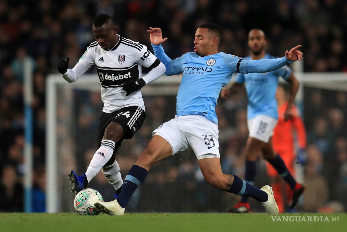 $!La buena, el City gana con cuadro 'B' en la Copa; la mala... ¡Kevin de Bruyne sale lesionado!