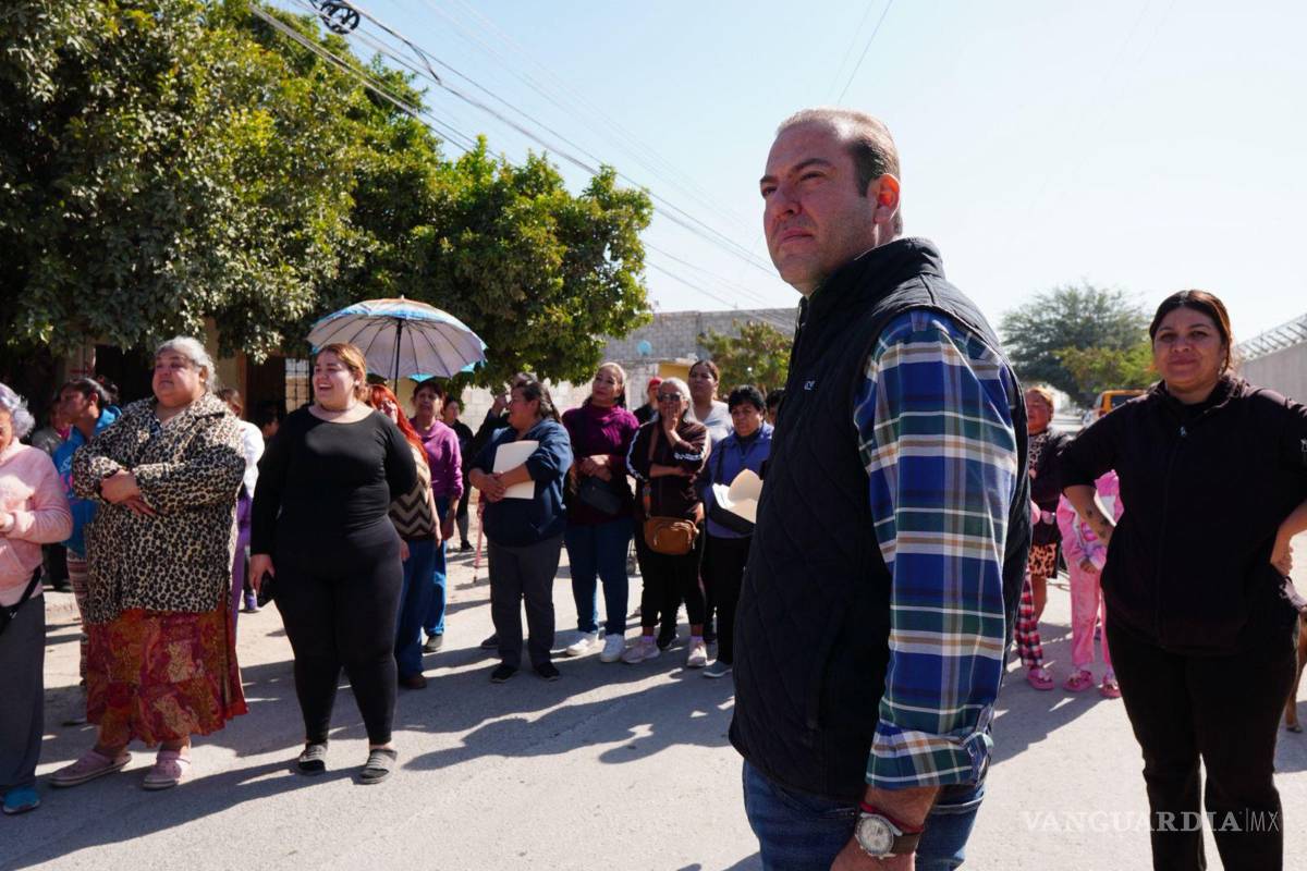 $!Habitantes mostraron preocupación por posibles inundaciones debido a la obra que altera el flujo natural del agua.
