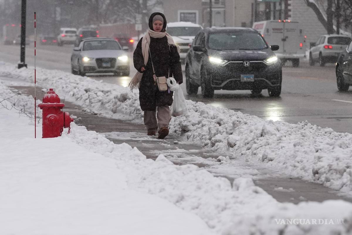 Azota la primera gran tormenta de nieve del invierno el noreste de EU