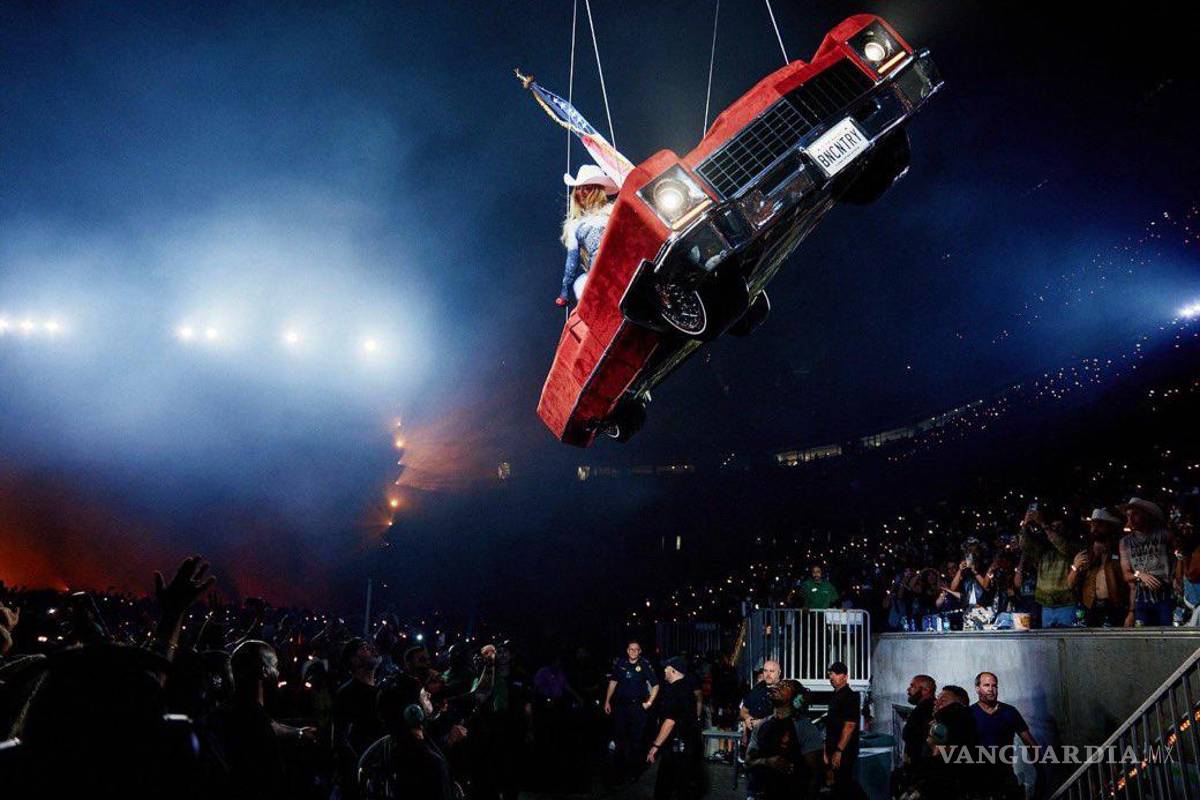 ¡Casi se vuelca! Incidente interrumpe concierto de Beyoncé en Houston